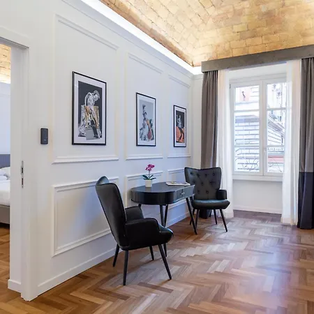Colle Quirinale 4* 로마